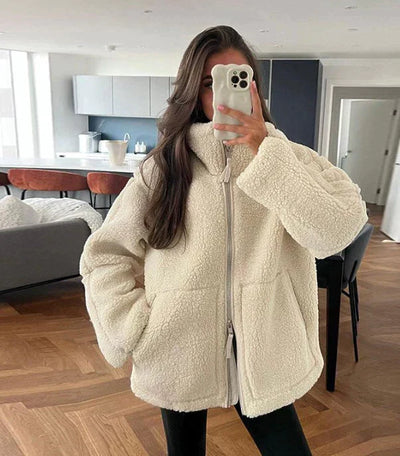 Liora – Oversize Teddyjacken